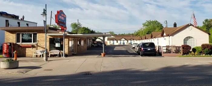 Long Ships Motel - Web Listing (newer photo)